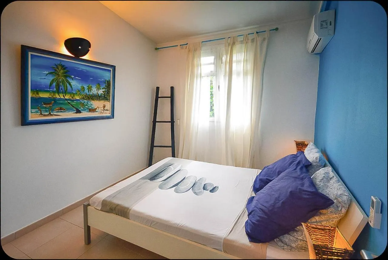 La Cocoteraie Tartane Villa Au Bord De L'Ocean  Ла-Трините